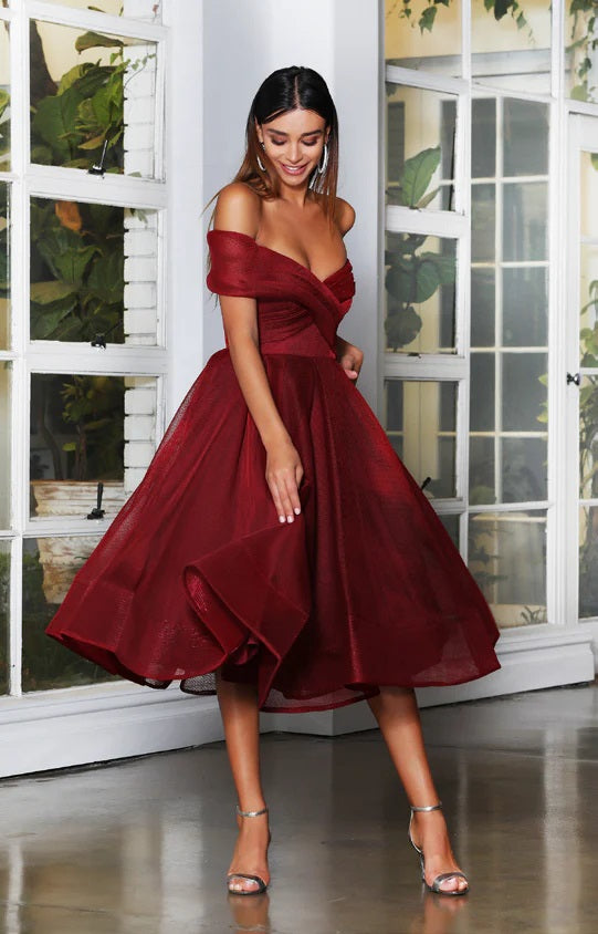 11182 Jadore JX4003. Burgundy. Vintage length. Stunning neckline.