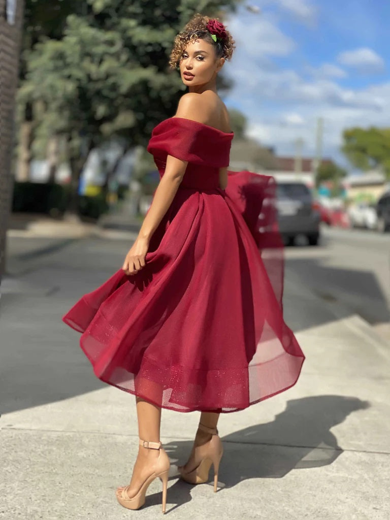 11182 Jadore JX4003. Burgundy. Vintage length. Stunning neckline.