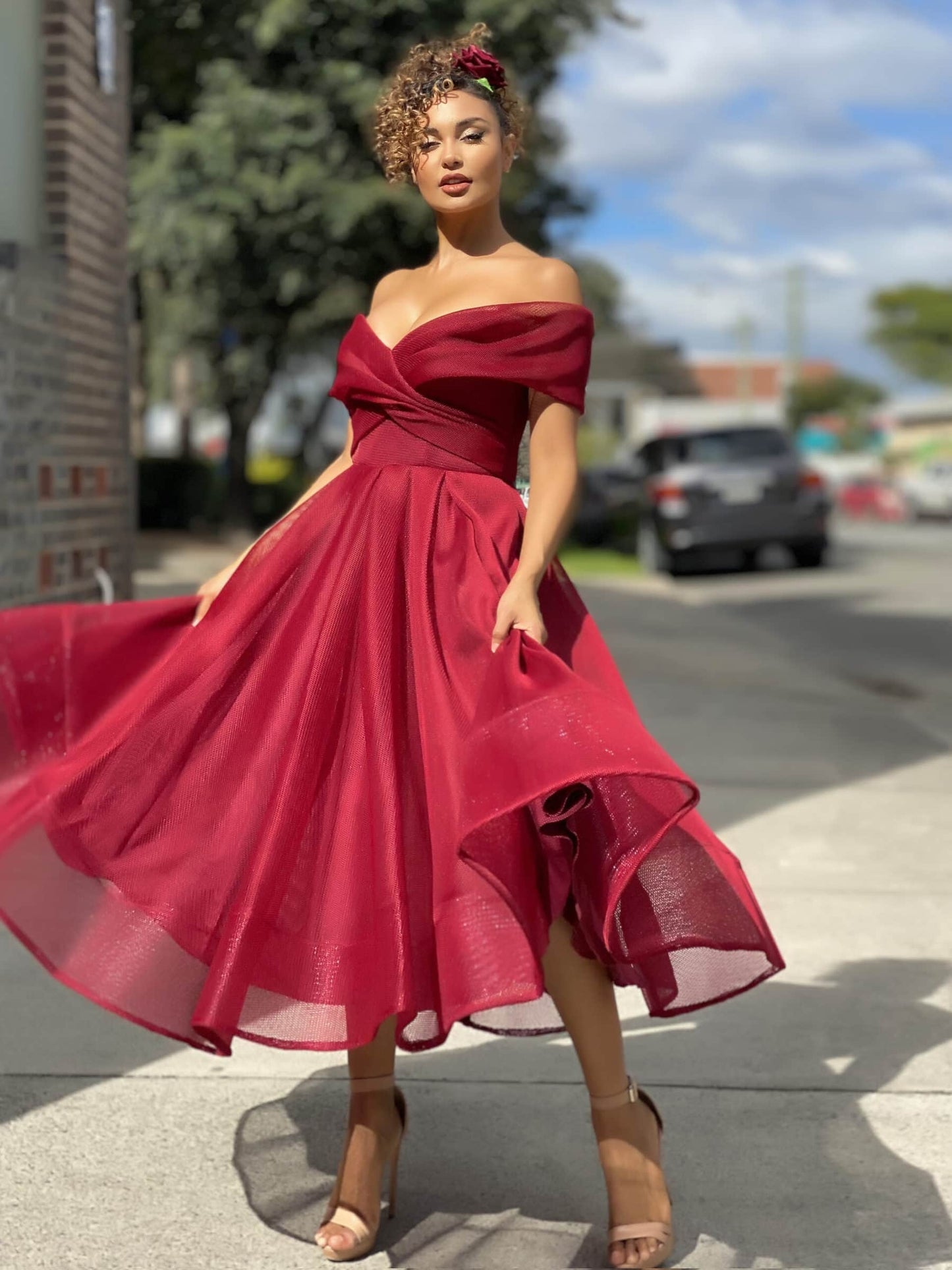 11182 Jadore JX4003. Burgundy. Vintage length. Stunning neckline.