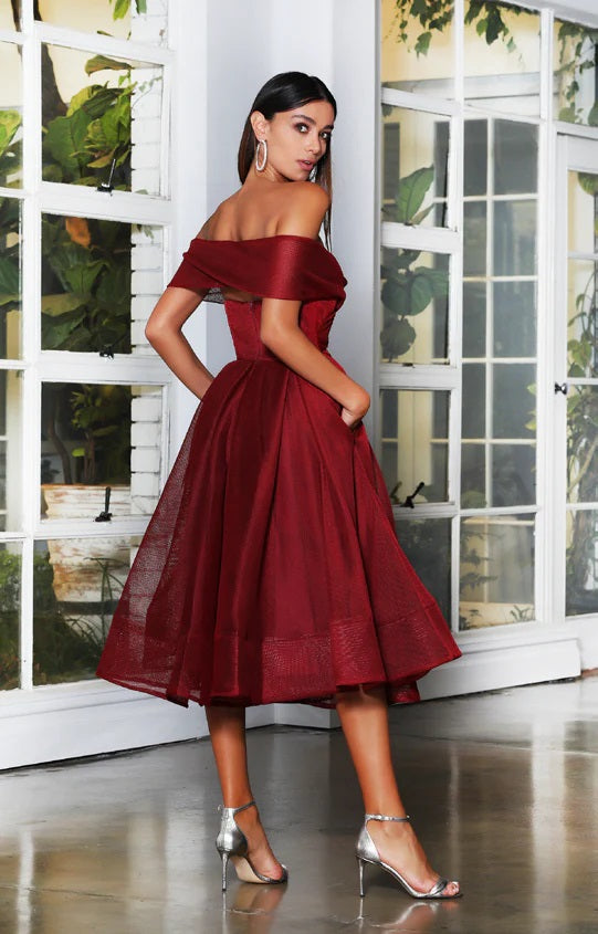 11182 Jadore JX4003. Burgundy. Vintage length. Stunning neckline.