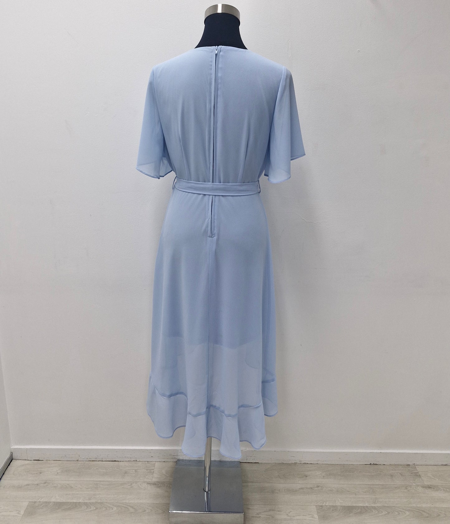 11506 Light blue chiffon high low. Short sleeves. HIRE.