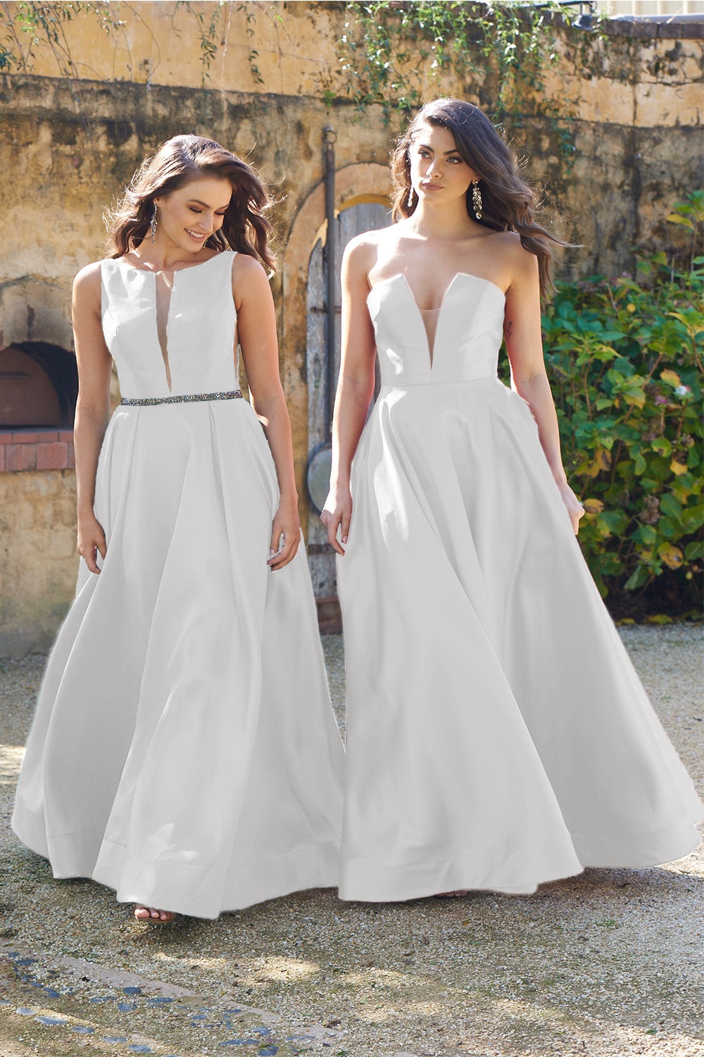 71342 - Boat neckline mikado modern princess.