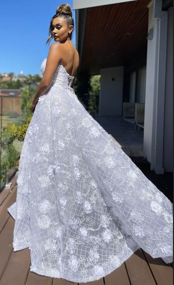 71630 - Stunning, feminine strapless princess wedding gown