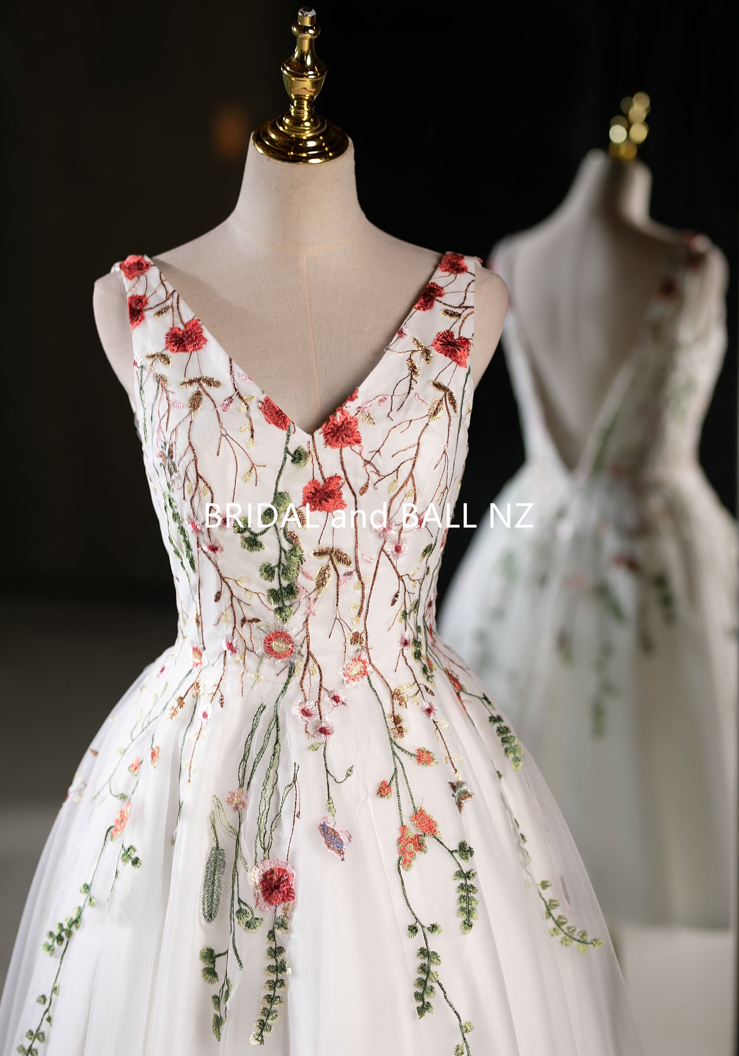 71655- Gorgeous, vintage, midi alternative wedding gown