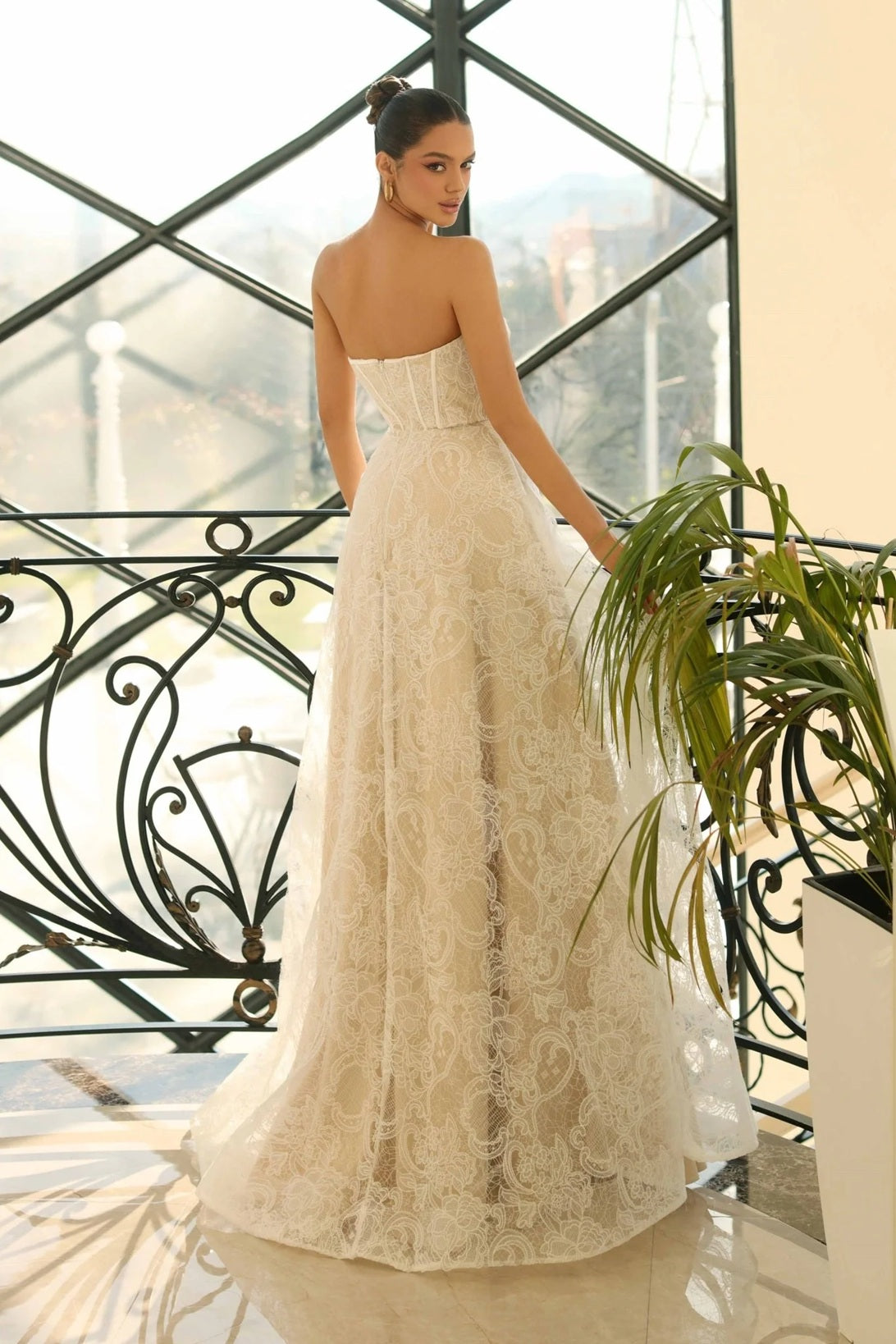 71971 . Strapless, corset, A line. RRP $795 OUR PRICE $495