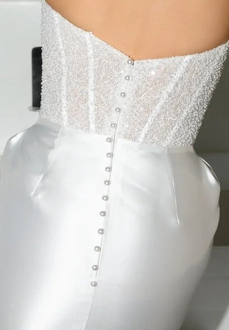 72100- Modern, boned, Mia alternative wedding dress