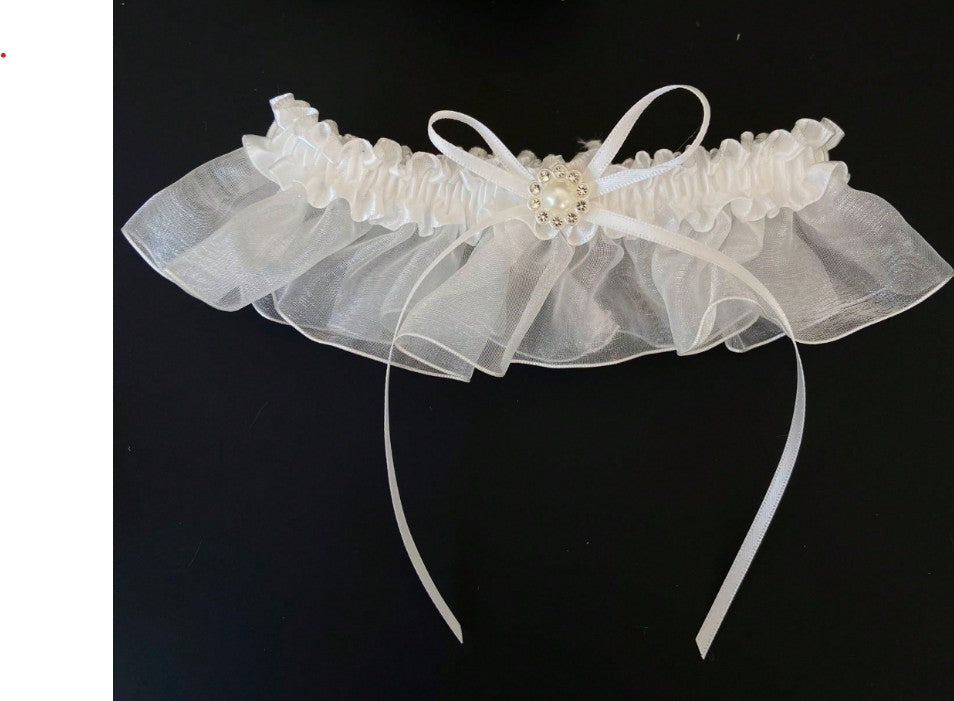 BBG23 Light ivory organza bridal garter with diamante and pearl flower
