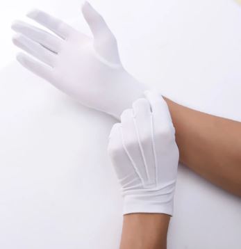 BBGV13. White satin blend gloves with ridged stitching detail.