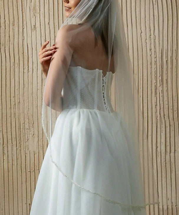 BBV101 single layer beaded edge fingertip veil