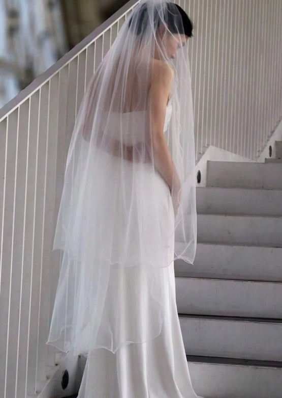 BBV122 Double layer curled edge veil.