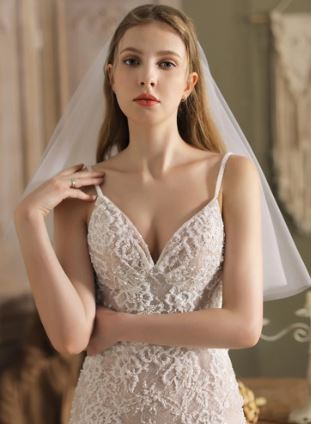 BBV62 Simple short 2 layer tulle veil. Perfect addition to most bridal gowns