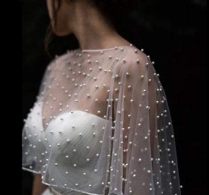 BBV73 Elegant off white and pearls short cape