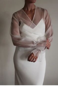 BBV76 Organza wrap jacket size 10-14 Bridal & Ball New Zealand BBV76 Organza wrap jacket size 10-14 Bridal & Ball New Zealand