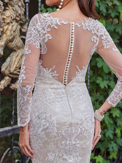 1820 size 6 champagne long sleeved formal wedding gown