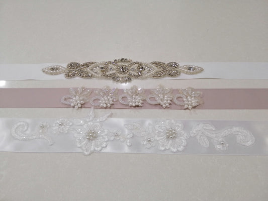 BBB2 Belt made of taupe semi textured ribbon with 22cm beaded detail.