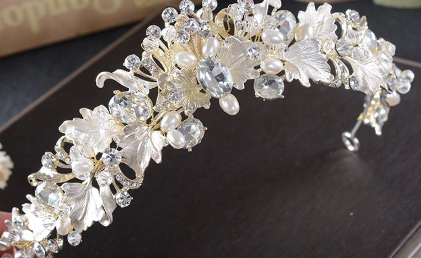 7332G Vintage gold baroque style Tiara.