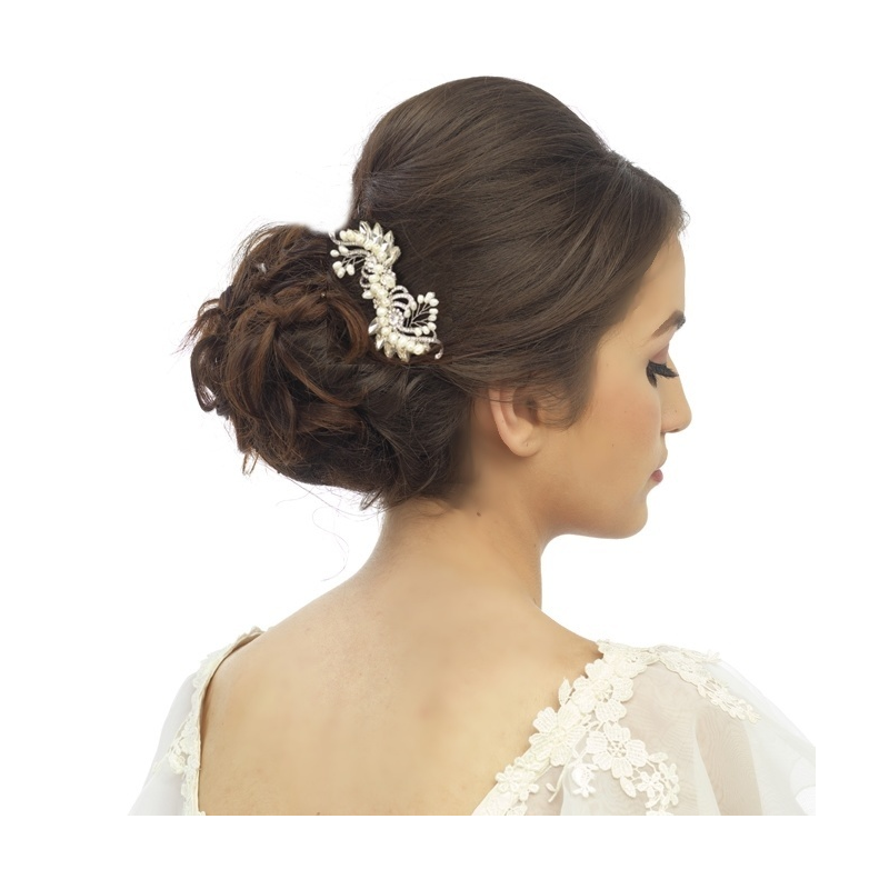 7400 Vintage inspired crystal & pearl bridal hair comb.