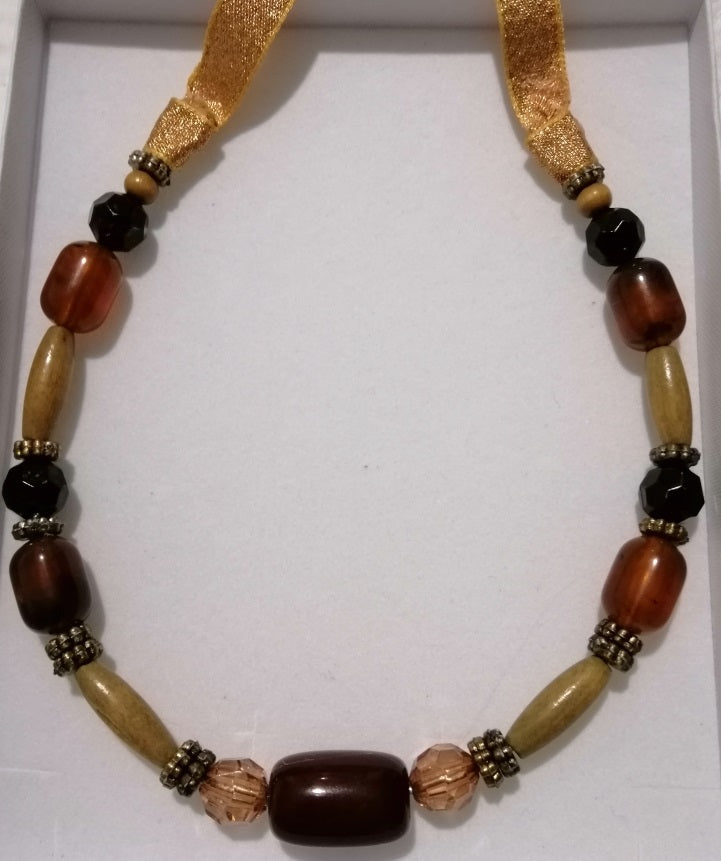 BBHS22. Striking, autumn colors beaded bridal horseshoe. Hand crafted in NZ.