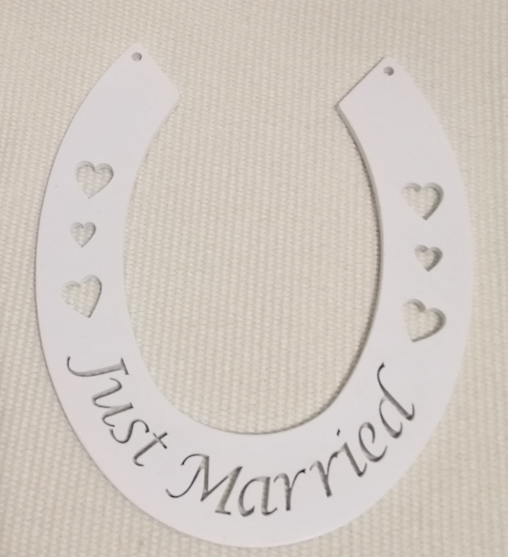 BBHS30 White, light, elegant wooden bridal horseshoe 15 x 18cm.