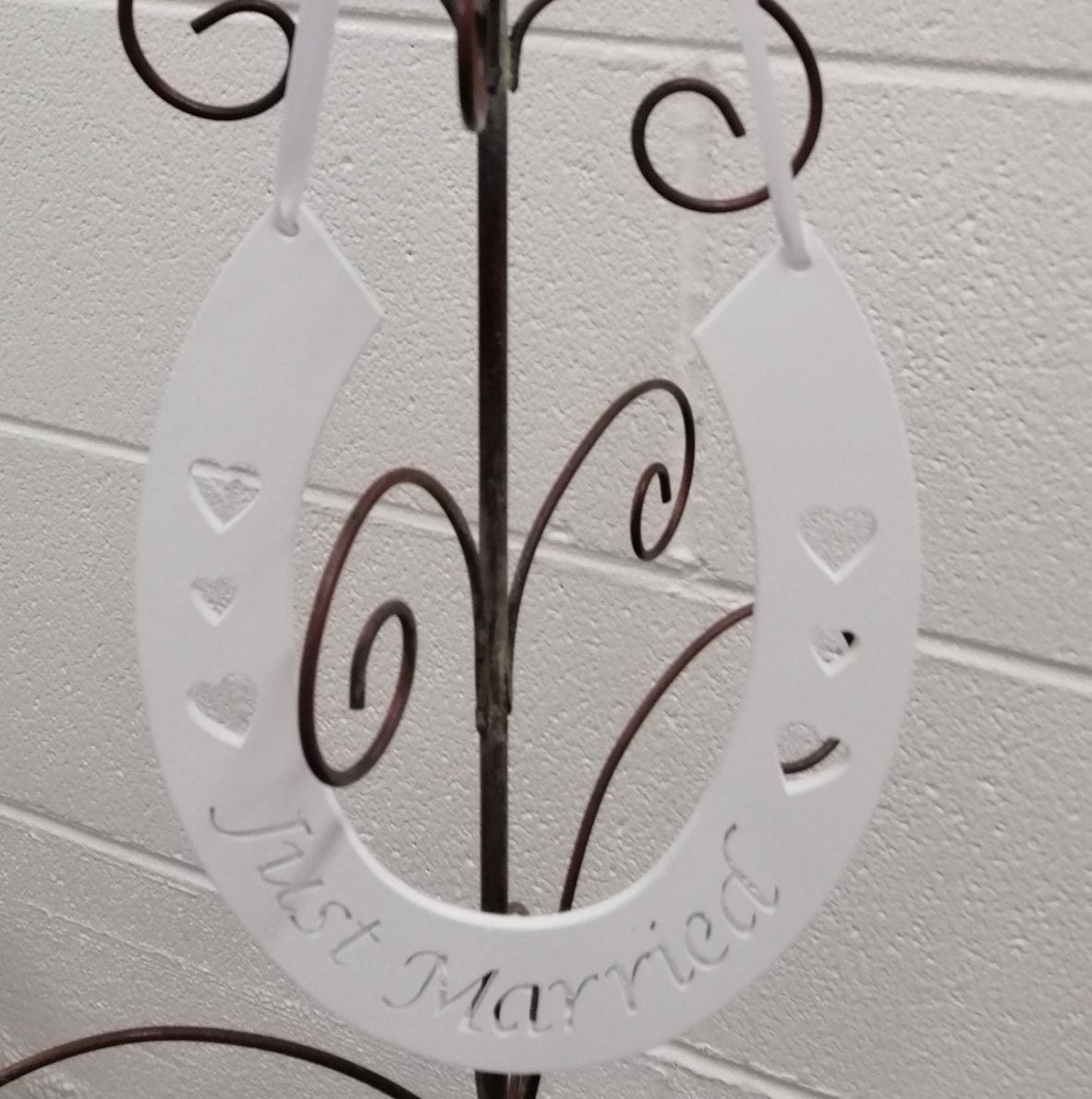 BBHS30 White, light, elegant wooden bridal horseshoe 15 x 18cm.