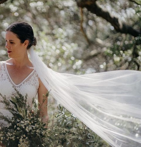 BBV1 Simple 2m veil. Perfect addition to most bridal gowns