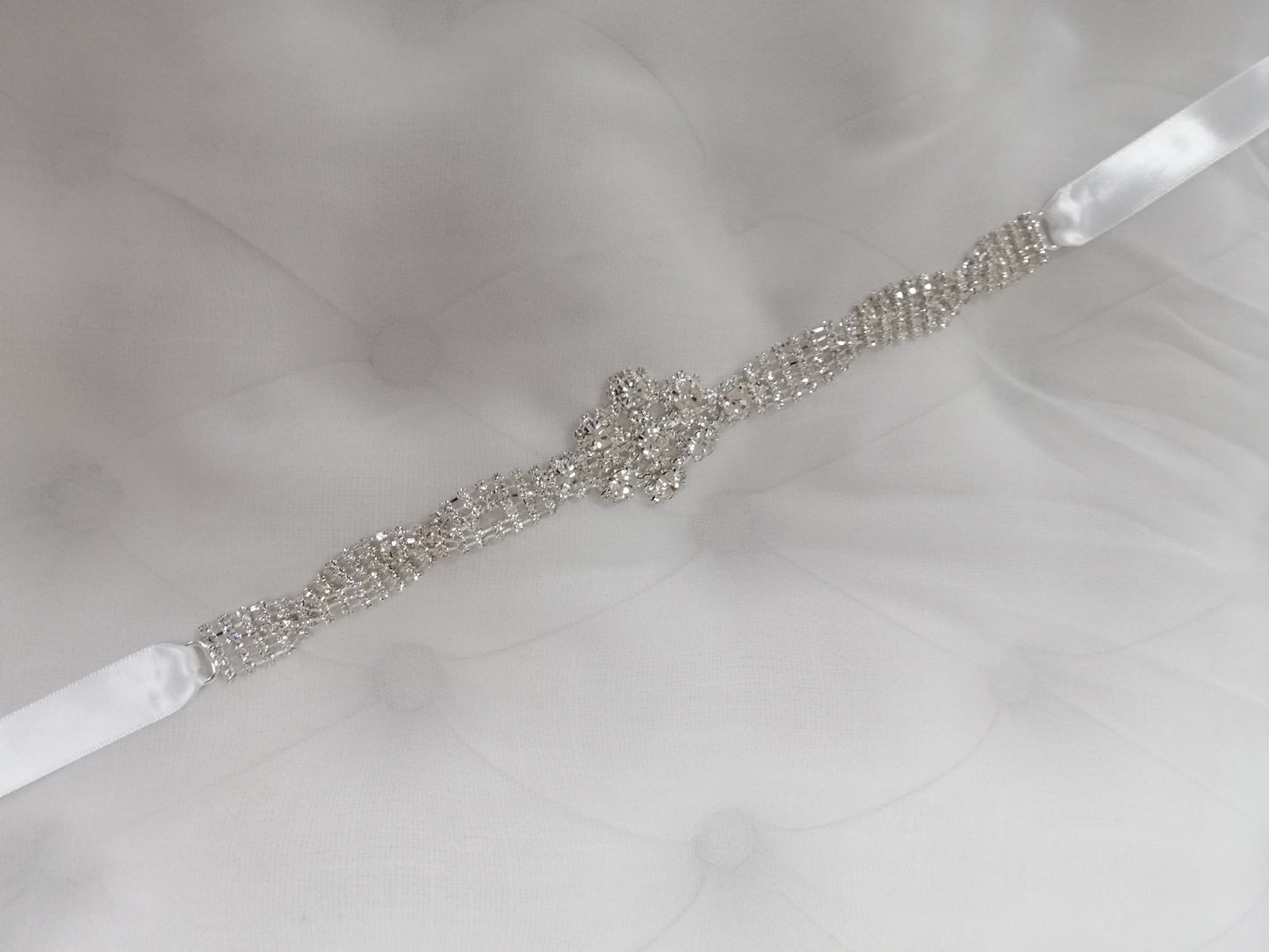 BBB5 Belt made of white satin ribbon with 27cm of diamante detail.