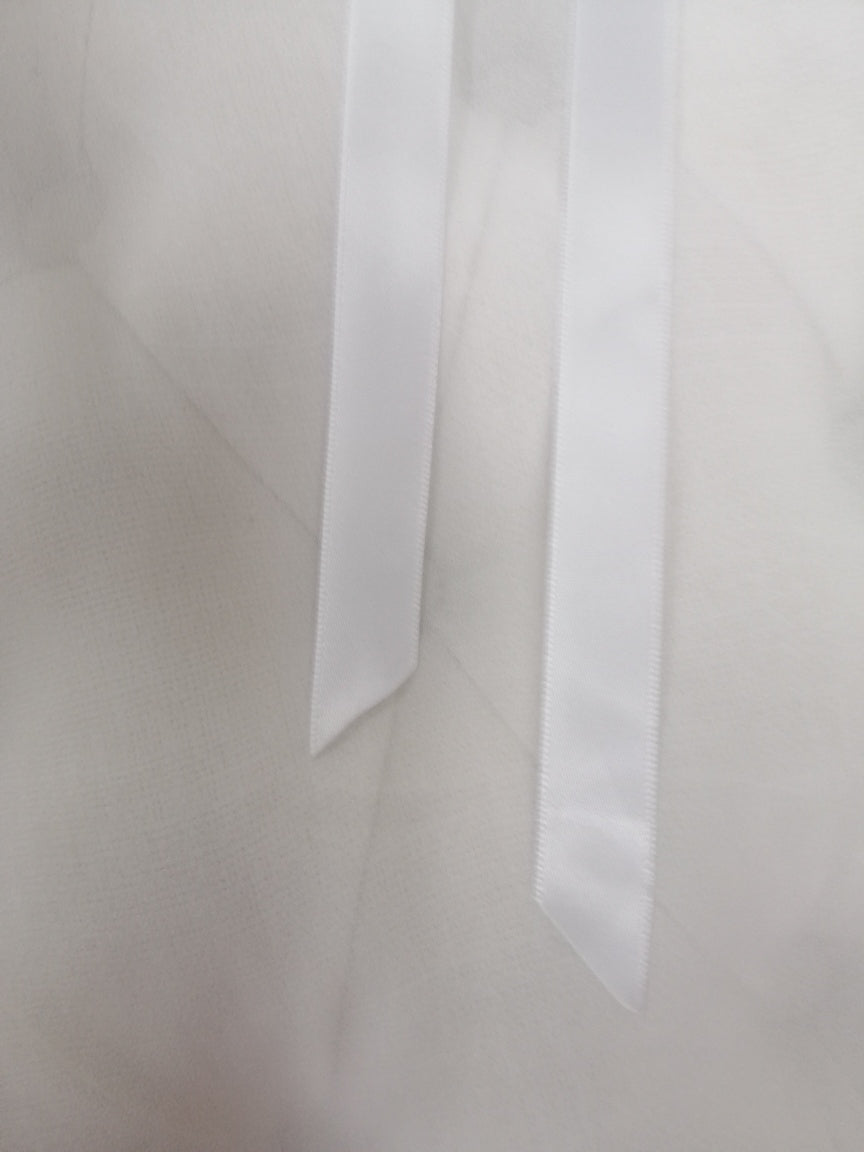 BBB5 Belt made of white satin ribbon with 27cm of diamante detail.