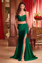 11192 Emerald satin 2 piece. Fitted. Corset. Lace up back. 6