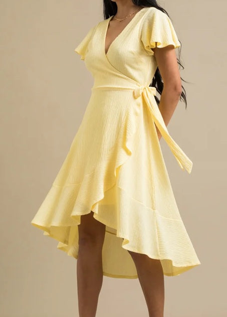 11501 lemon yellow high low. Short sleeves. HIRE