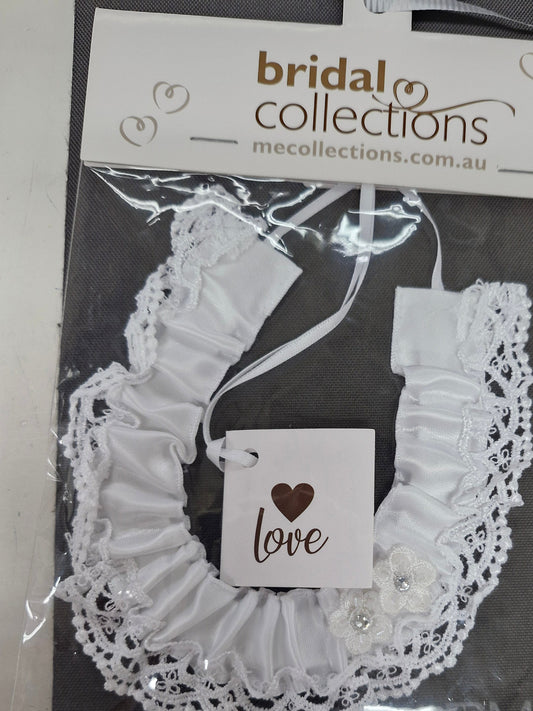 BBHS50W White satin and lace bridal horseshoe with flowers