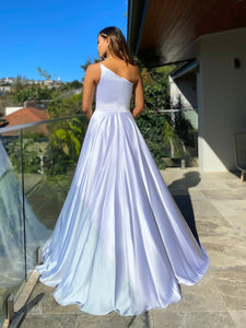 71558. Stunning white satin one shoulder. Beautiful full skirt