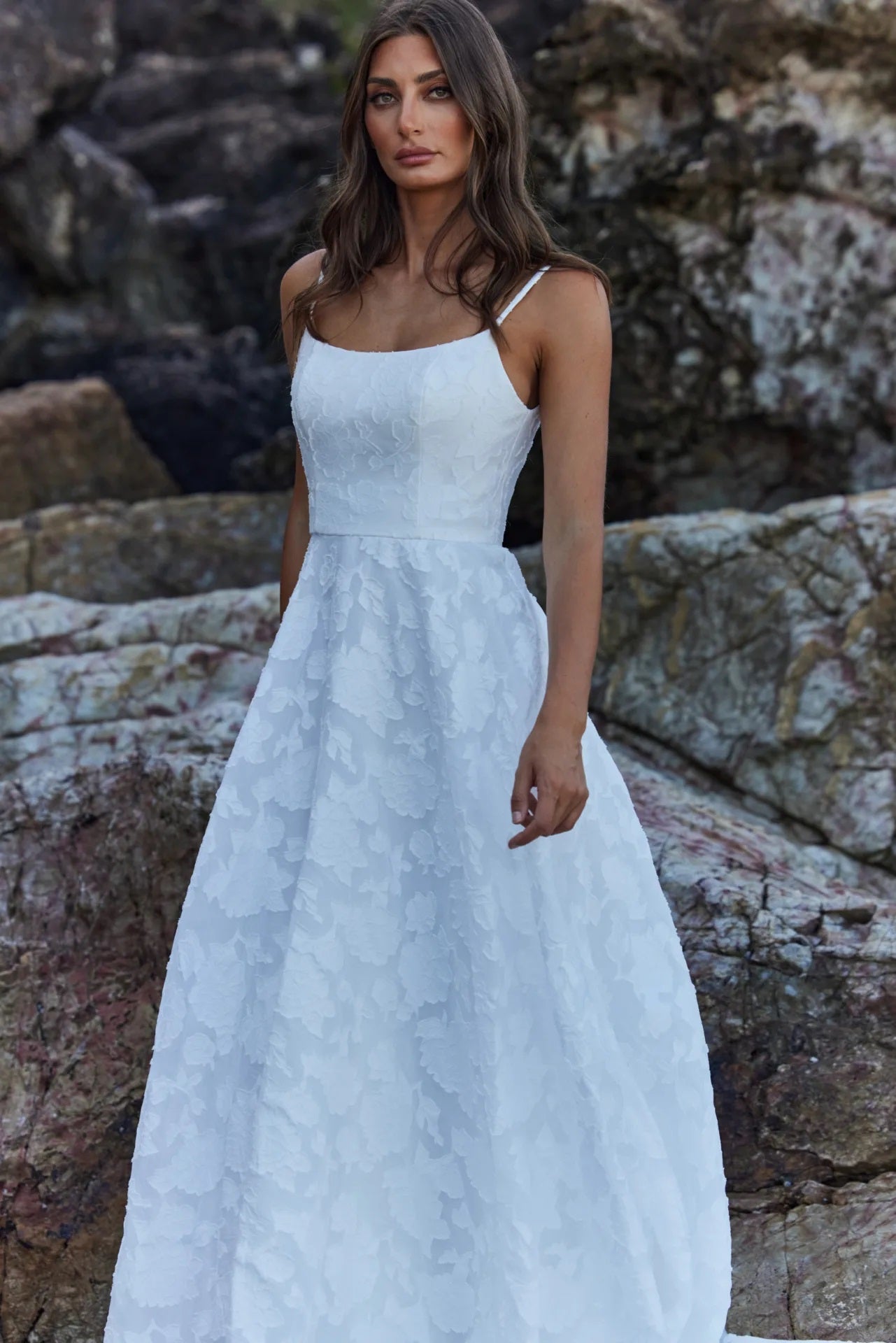 71636 - Beautiful, feminine damask satin and organza layers