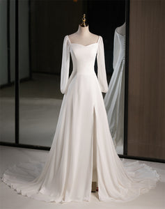 71761 Sweetheart neckline, long sleeves. Soft chiffon skirt. Simple and elegant