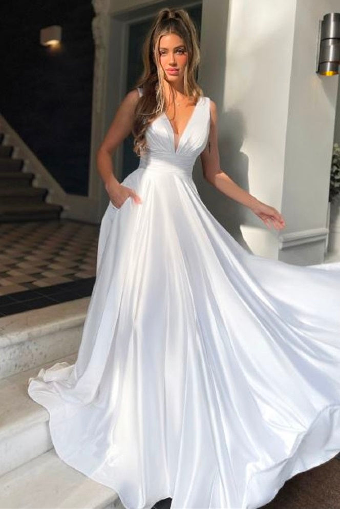 71816 Satin V neck classic, elegant wedding gown