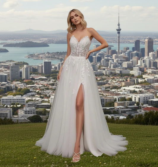 71840 Strapless sweetheart applique bodice