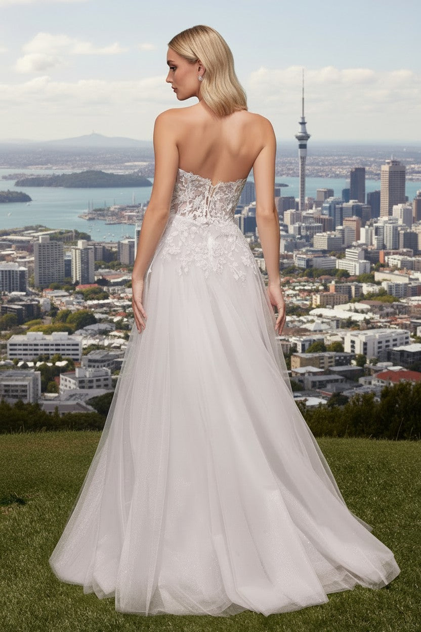 71840 Strapless sweetheart applique bodice