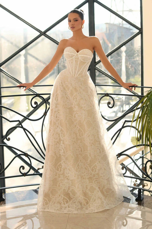 71971 . Strapless, corset, A line.  RRP $795 OUR PRICE $495.