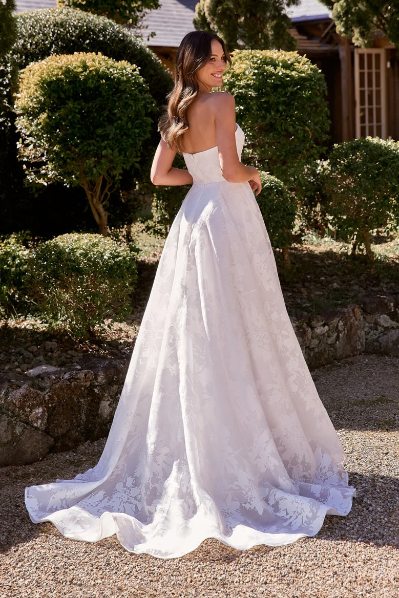 71991 Strapless. Full a line skirt, beautiful fabric.