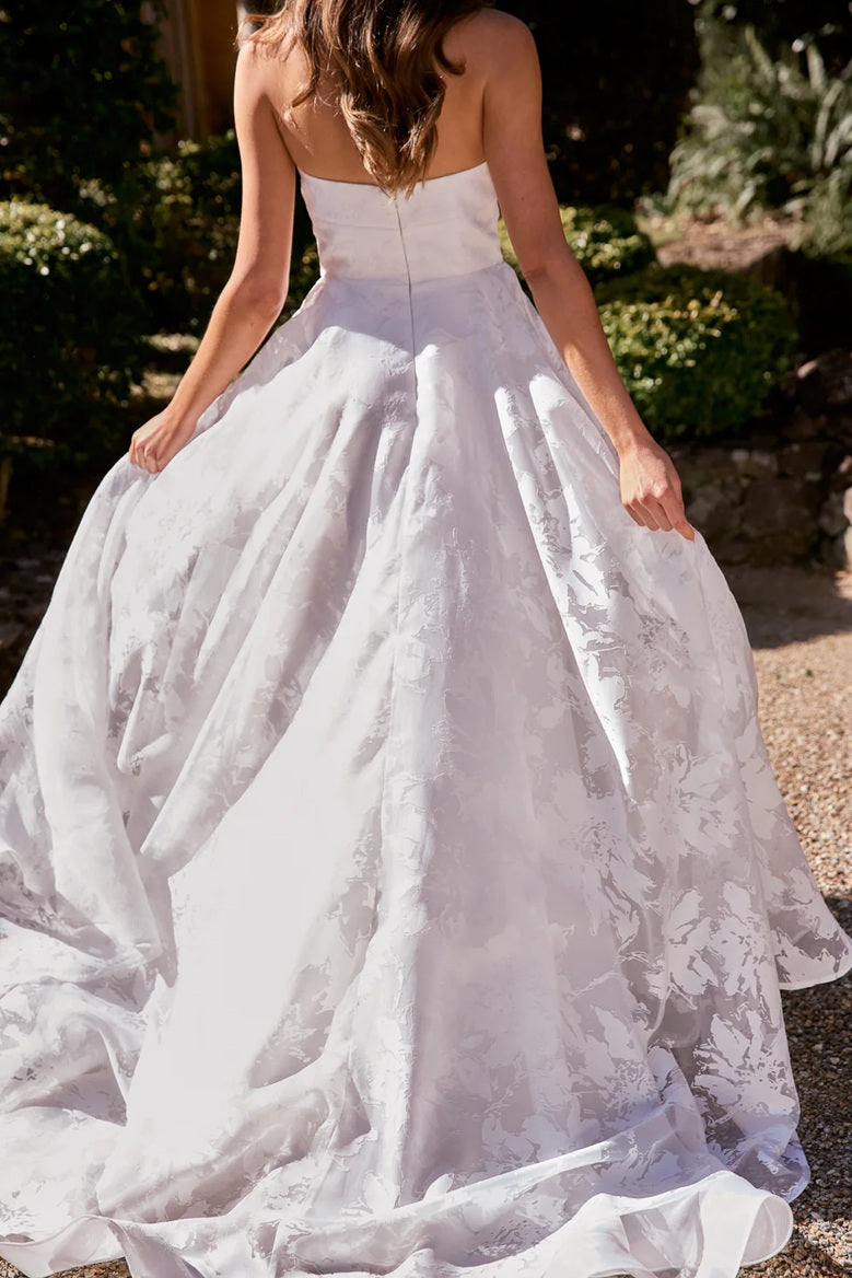 71991 Strapless. Full a line skirt, beautiful fabric.