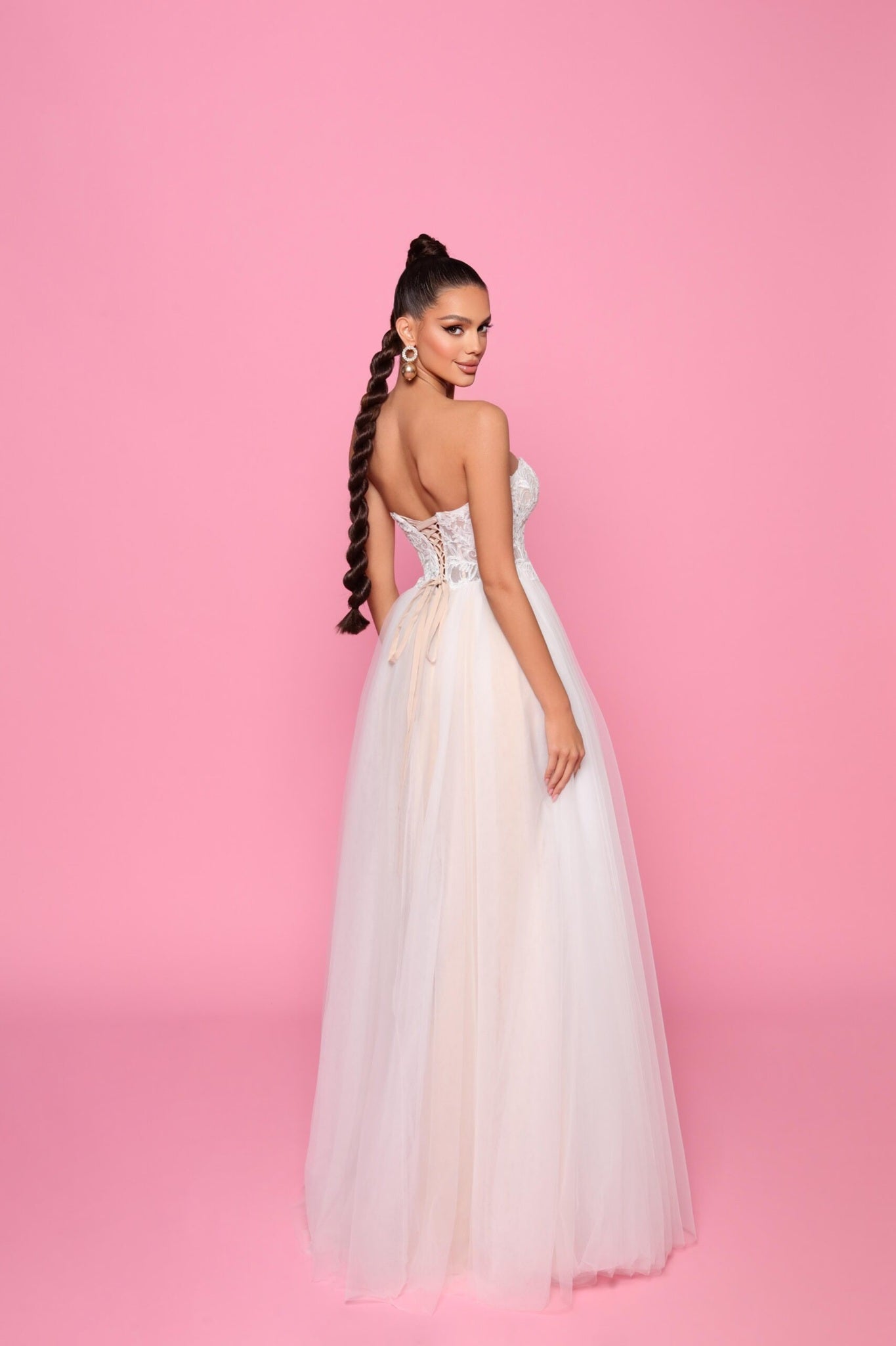 72004. Strapless, corset, Ivory and nude A- line.