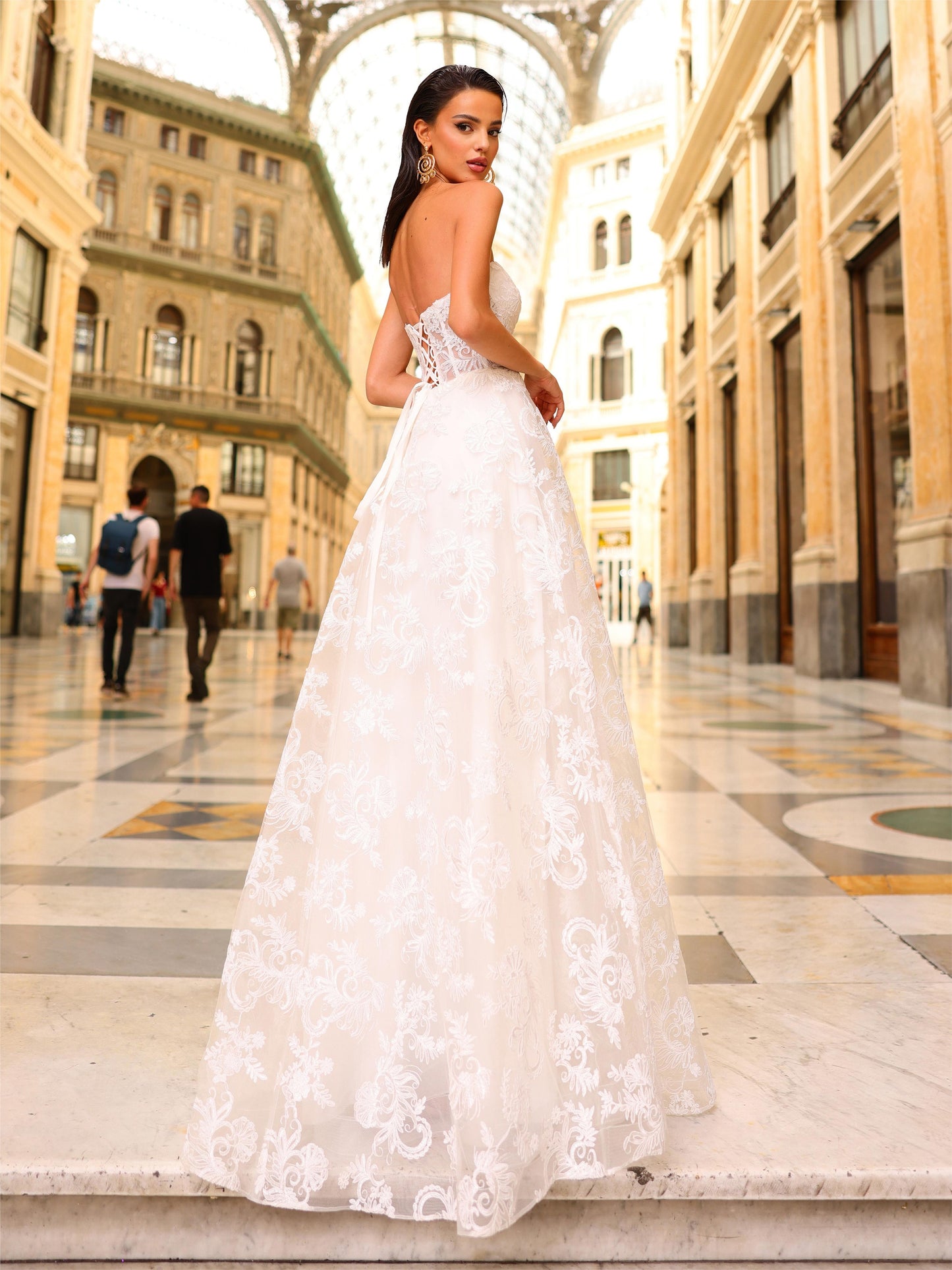 72006 Strapless. Full a line skirt, beautiful fabric.