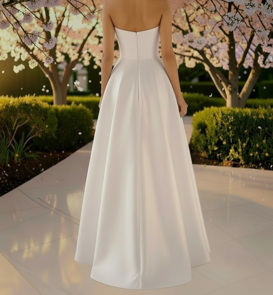 72010  Elegant strapless sweetheart neckline