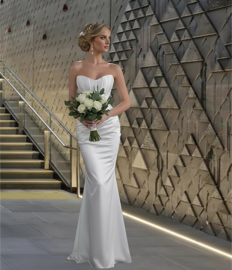 72060  Elegant strapless, semifitted sweetheart neckline