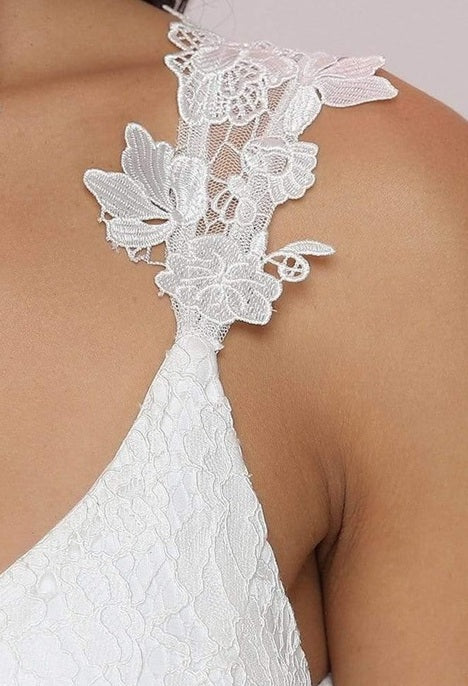 72080  Sweetheart neck line with lace bodice.