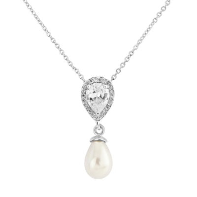 7518 Cubic Zirconia Collection. Elegant pearl necklace.