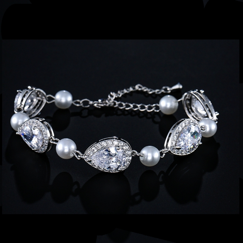 7501 CUBIC ZIRCONIA COLLECTION - EXQUISITE PEARL BRACELET - SILVER.