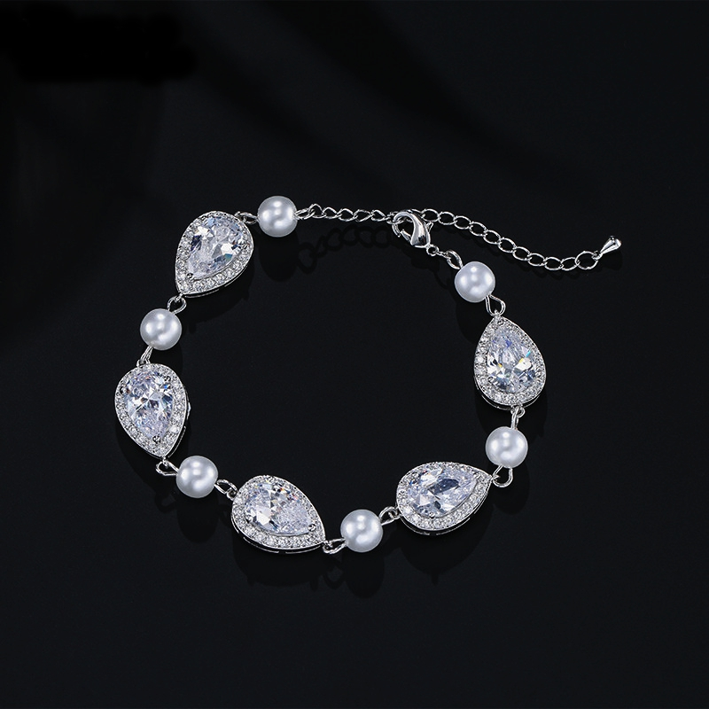 7501 CUBIC ZIRCONIA COLLECTION - EXQUISITE PEARL BRACELET - SILVER.