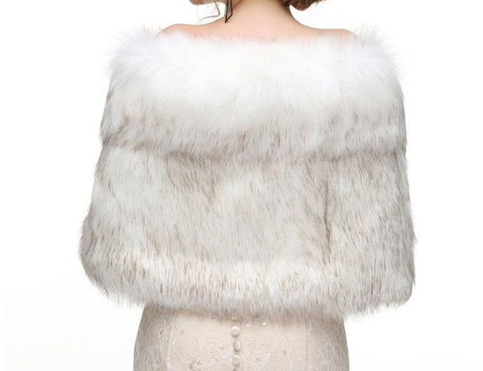 BBFFIB Faux fur off white shrug with dark flecks / vintage stole