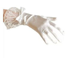 BBGV9. Ivory satin gloves with lace cuff and satin bow.