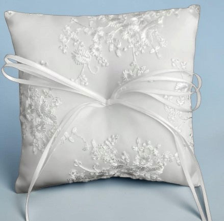 BBRP20  Cream lace. Wedding Ring Pillow/ carrier 15 x 15